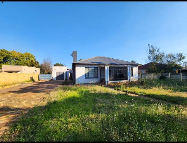 3 BEDROOM HOUSE FOR SALE IN THREE RIVERS